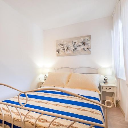Ana Apartment Baska  Bagian luar foto