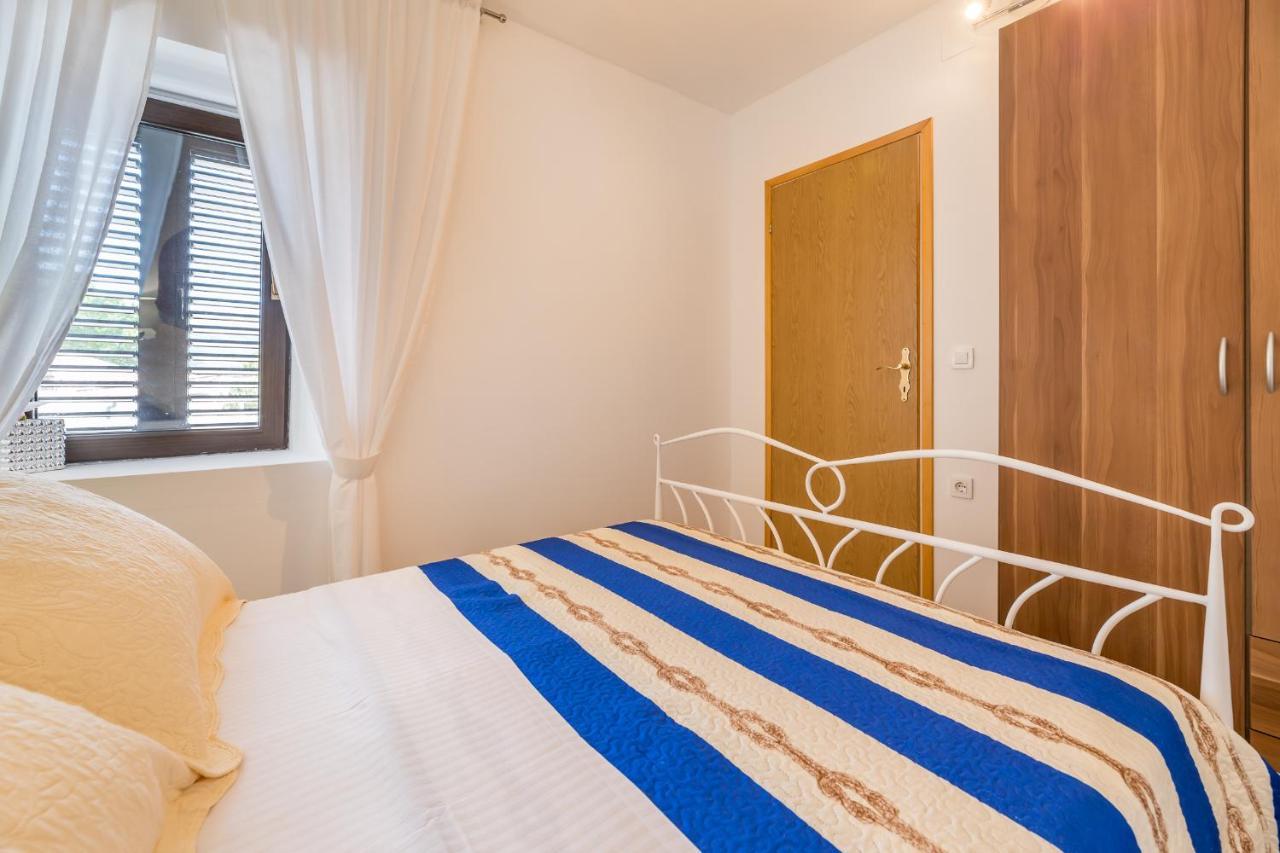 Ana Apartment Baska  Bagian luar foto